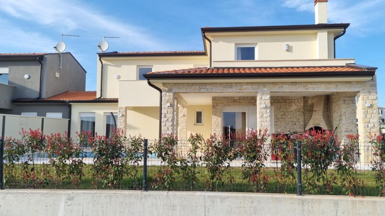 Villa Robert Kaštelir Esterno foto